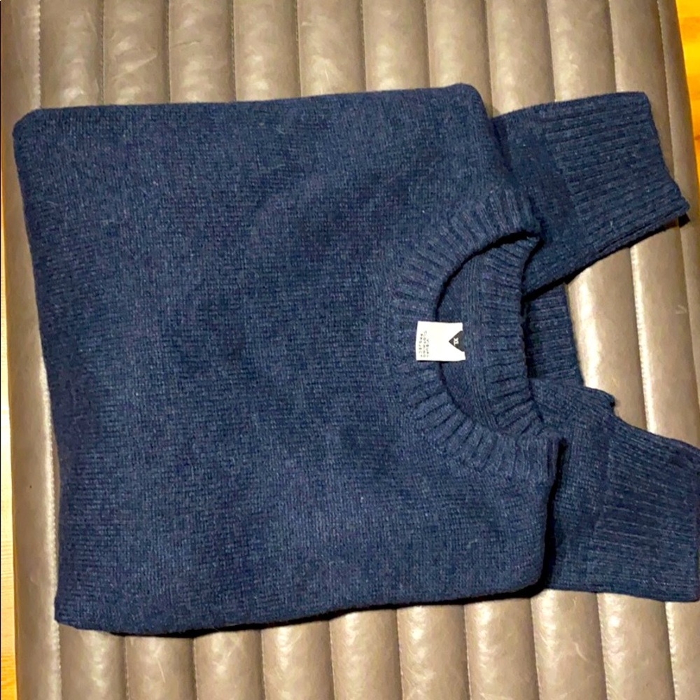 Sweater - Picture 2 of 3